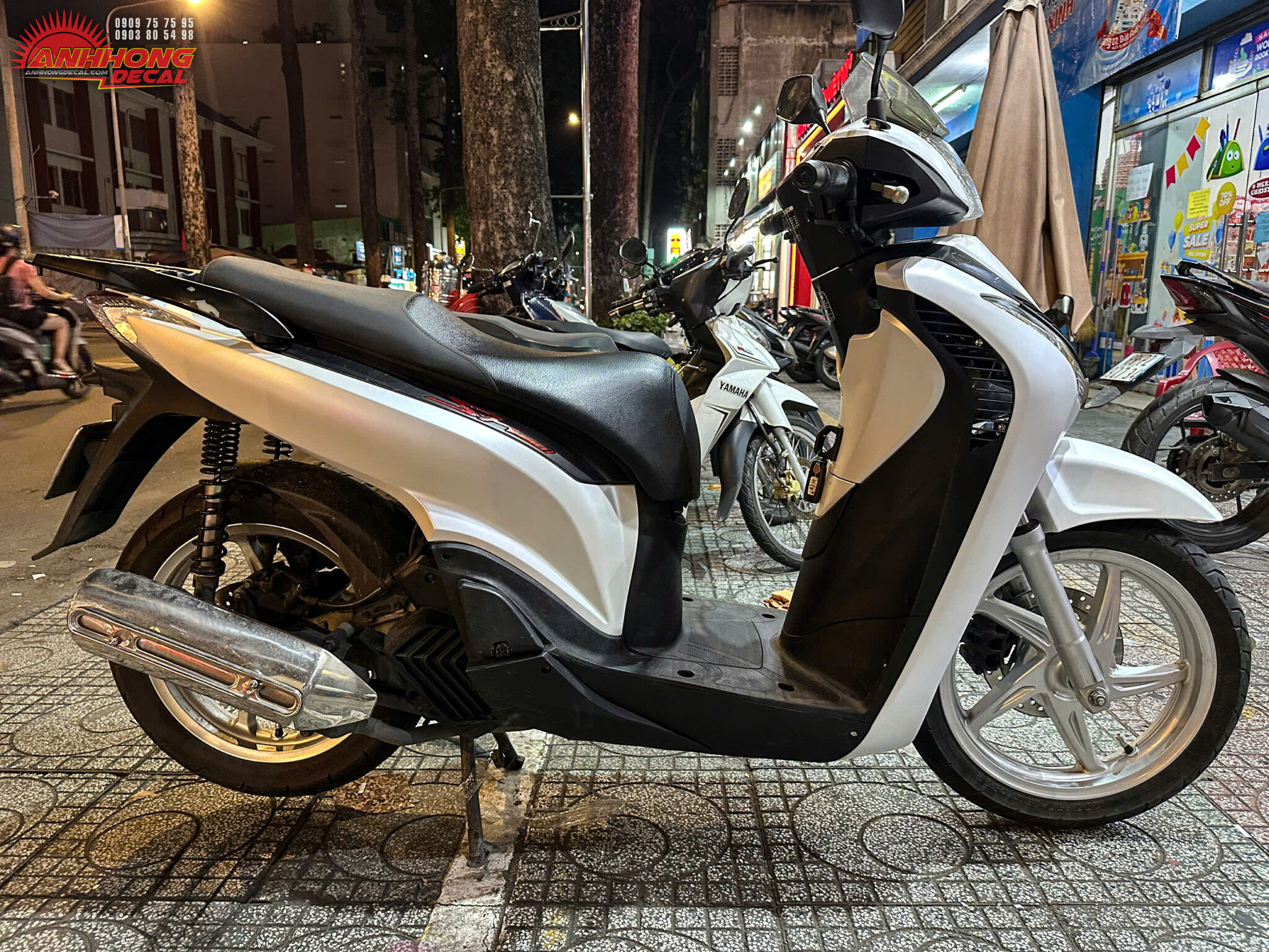 SH Ý 2012 Trắng Satin - AH DECAL